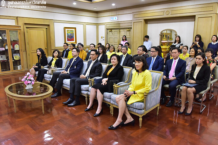 ลงนามสัญญาจ้างบริษัทหลักทรัพย์จัดการกองทุนส่วนบุคคล จุฬาฯ