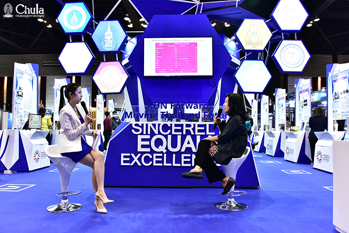 “มหกรรมงานวิจัย 2563”จุฬาฯ รับเกียรติบัตรรับรองวิทยากรหลักสูตรการพัฒนานักวิจัย
