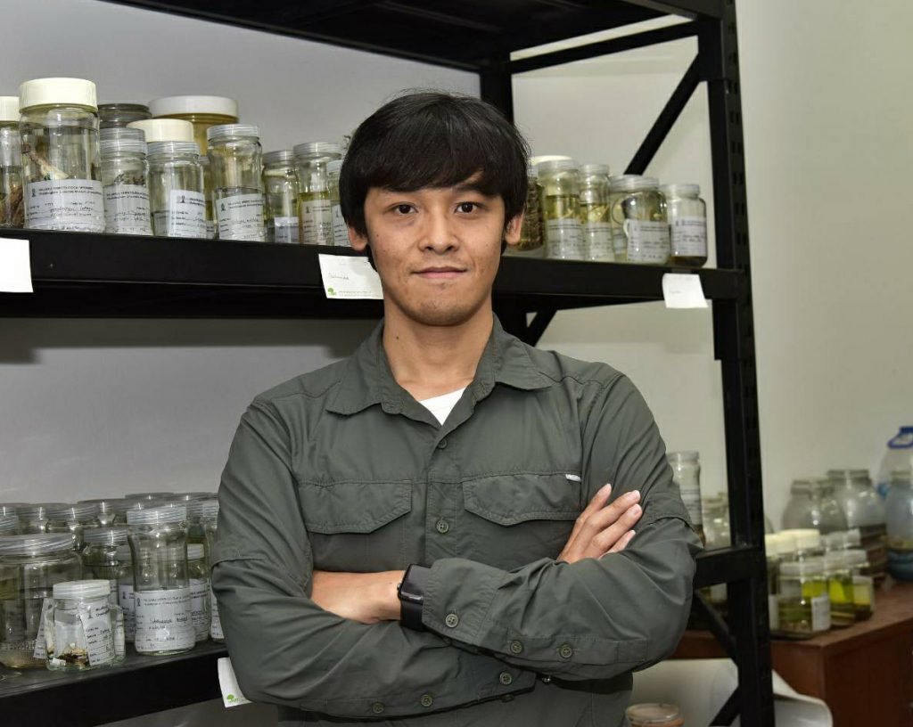 Dr. Panupong Thammachoti, the Department of Biology, Faculty of Science, Chulalongkorn University