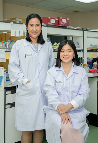 Asst. Prof. Dr. Suthira Taychakhoonavudh and Assoc. Prof. Dr. Waranyoo Phoolcharoen, Faculty of Pharmacy, Chulalongkorn University