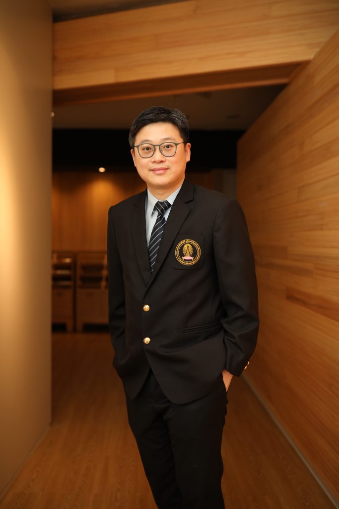 Assoc. Prof. Dr. Nattachai Srisawat, Department of Internal Medicine, Faculty of Medicine, Chulalongkorn University