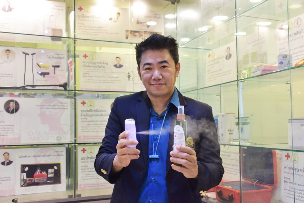 ผู้ช่วยศาสตราจารย์ ดร.นพ.อมรพันธุ์ เสรีมาศพันธุ์ หัวหน้าหน่วยวิจัย Nanomedicine Research Unit และผู้อำนวยการศูนย์นวัตกรรมทางการแพทย์ คณะแพทยศาสตร์ จุฬาลงกรณ์มหาวิทยาลัย