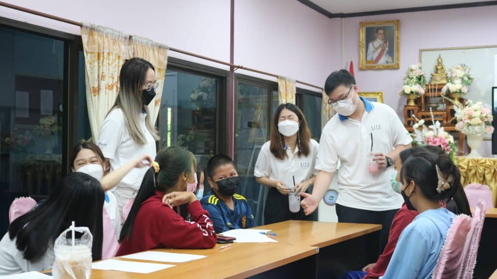 Students in the Chula SIFE club, Chulalongkorn Business School