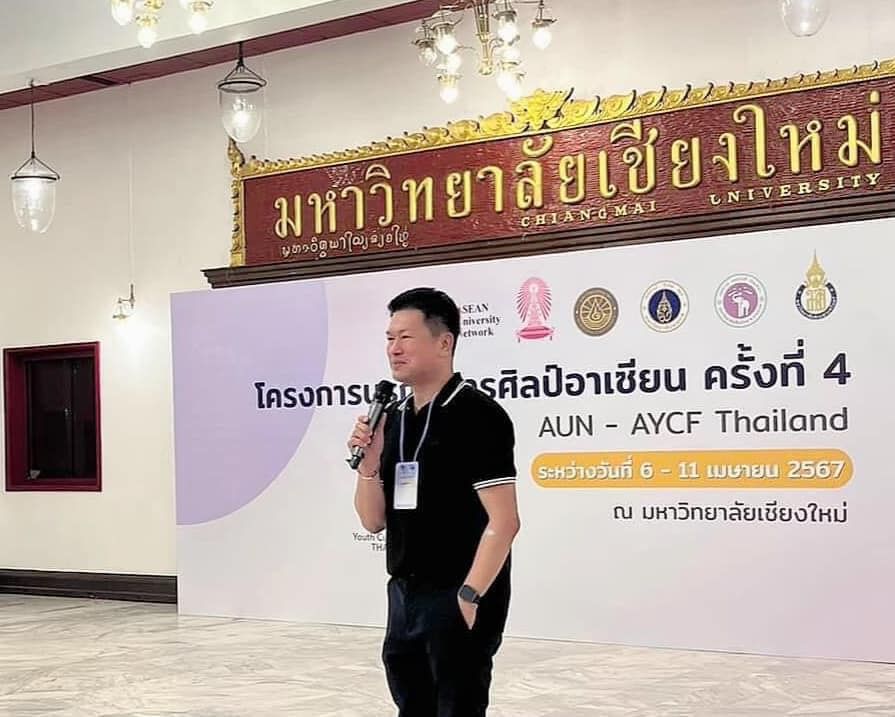 Chiang Mai University’s Vice President, Assoc. Prof. Prasert Rerkkriangkrai open the program with his speech.