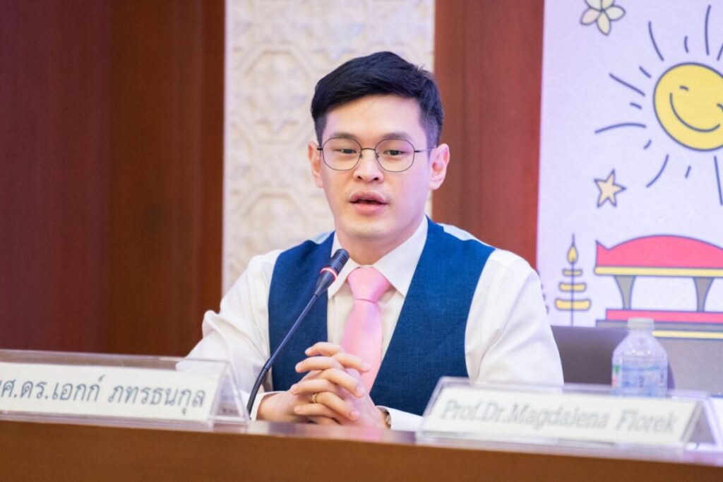 Asst. Prof. Dr. Ake Pattaratanakun  
Chief Brand Officer and Head of the Marketing Department
Chulalongkorn Business School, Chulalongkorn University