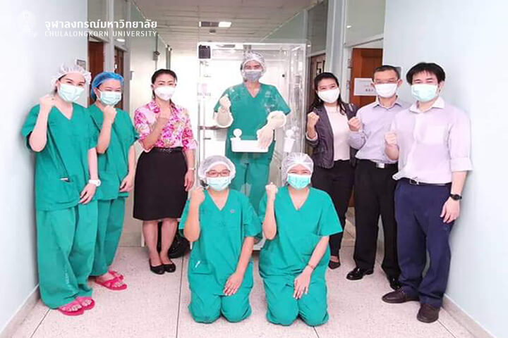 วิศวฯ จุฬาฯ มอบรถความดันบวกและหุ่นยนต์ปิ่นโตให้โรงพยาบาลตำรวจ