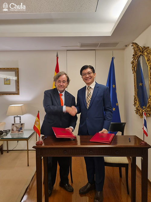 Chula Faculty of Arts Signs Cooperation Agreement with The Cervantes Institute 