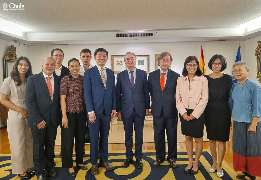 Chula Faculty of Arts Signs Cooperation Agreement with The Cervantes Institute 