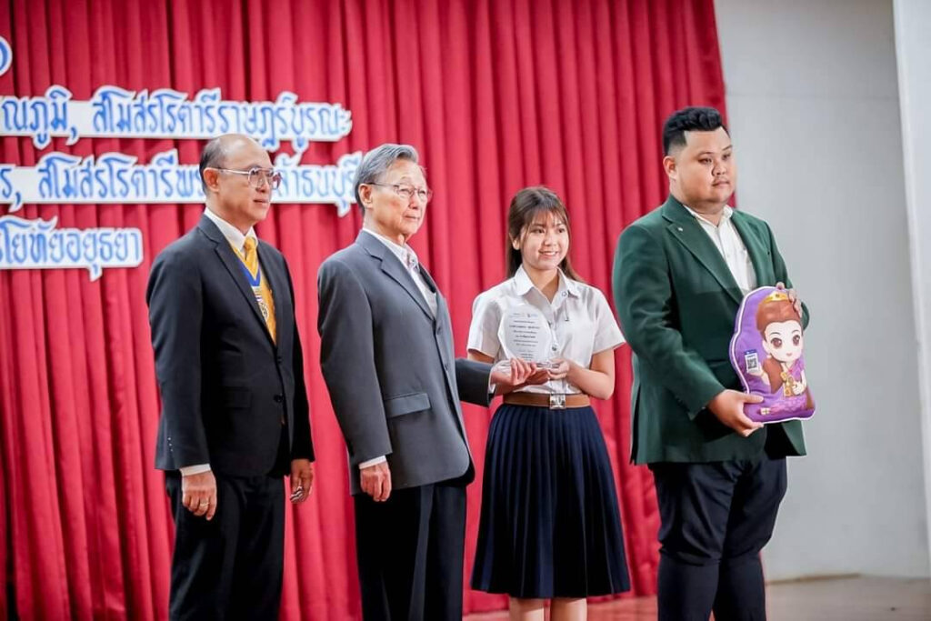 “Kamolchanok Sukphronah,” Chulalongkorn’s Veterinary Student Honored with 2024 Outstanding Youth of Bangkok Award in Morality and Ethics