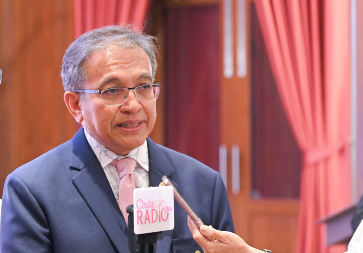 Professor Dr. Voranop Viyakarn
 Director, Aquatic Resources Research Institute