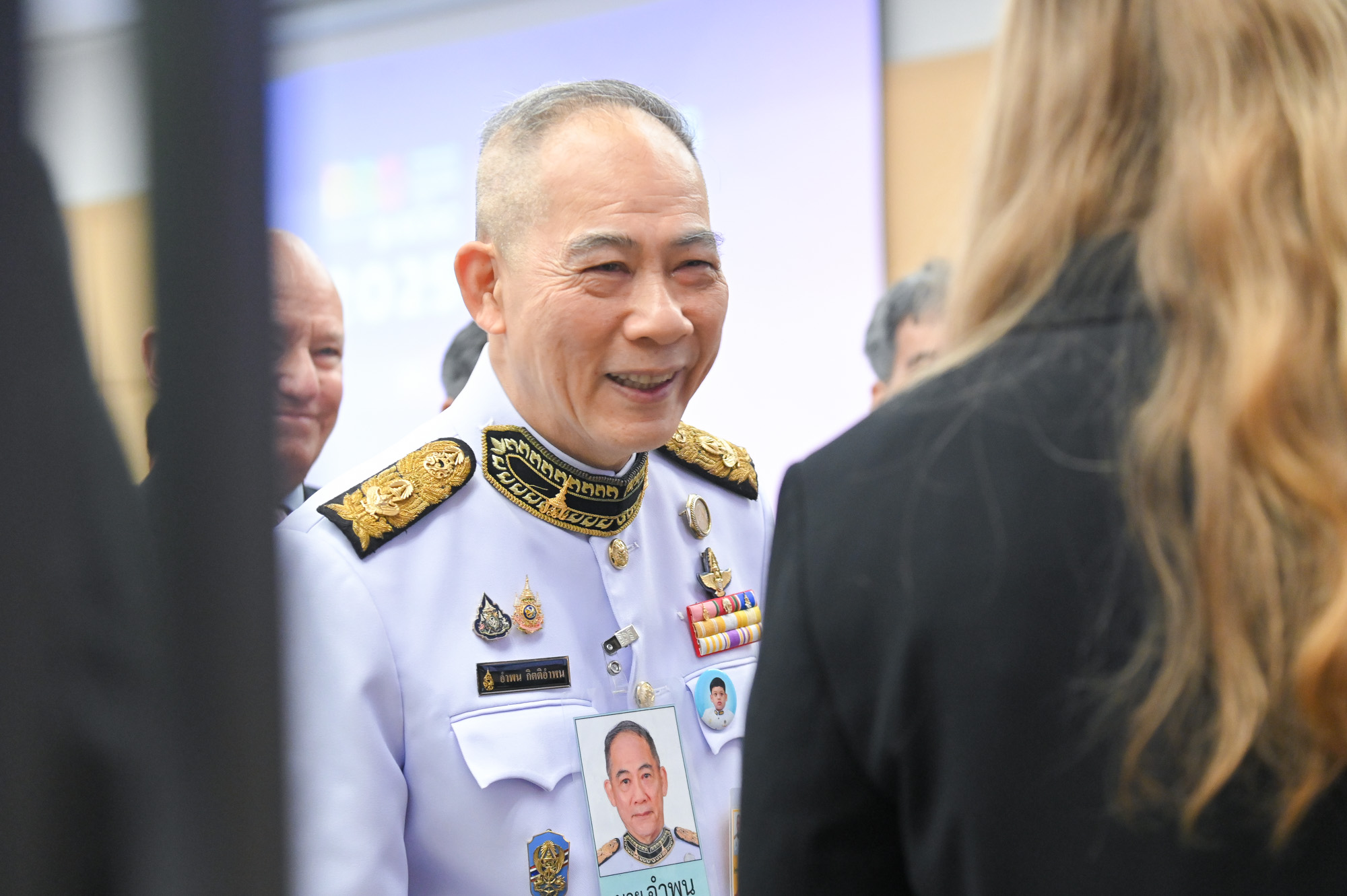 Representing His Majesty the King, the Privy Councillor, Presents Awards to the Winning Team of the Bangkok Business Challenge 2025