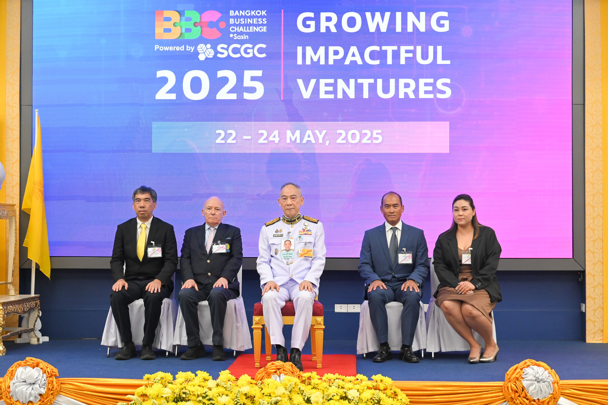 Representing His Majesty the King, the Privy Councillor, Presents Awards to the Winning Team of the Bangkok Business Challenge 2025 