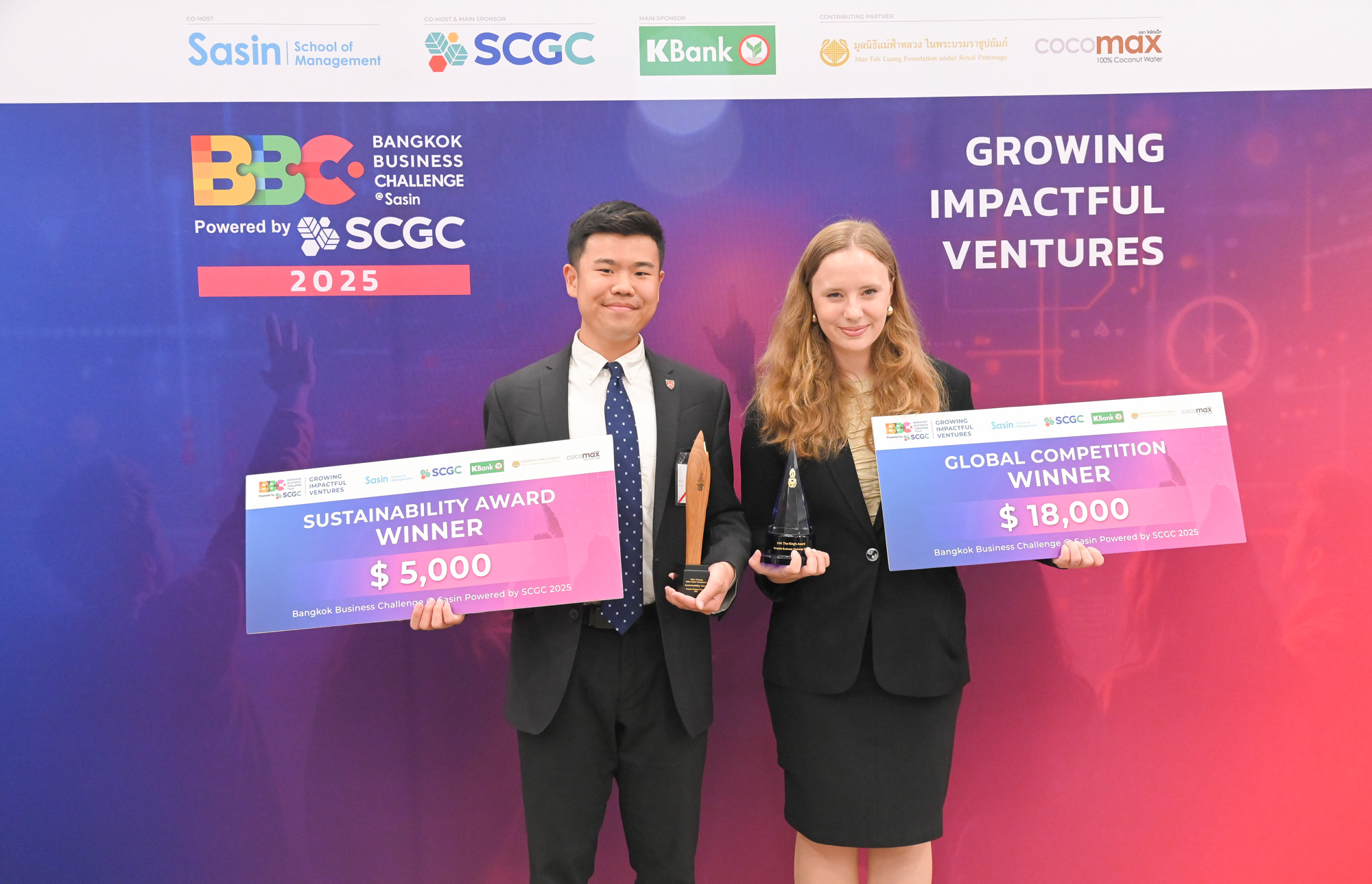 Representing His Majesty the King, the Privy Councillor, Presents Awards to the Winning Team of the Bangkok Business Challenge 2025