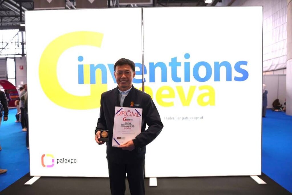 Prof. Dr. Nopadon Pirarat
 Head of the Research Project, Department of Pathology, 
Faculty of Veterinary Science, Chulalongkorn University