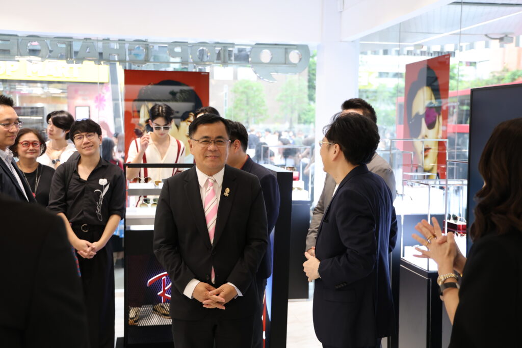 Chula Congratulates Ray-Ban and Top Charoen Executives at Ray-Ban Pop-Up Event, Siam Square 