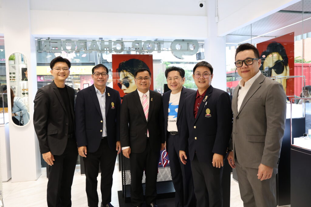 Chula Congratulates Ray-Ban and Top Charoen Executives at Ray-Ban Pop-Up Event, Siam Square 