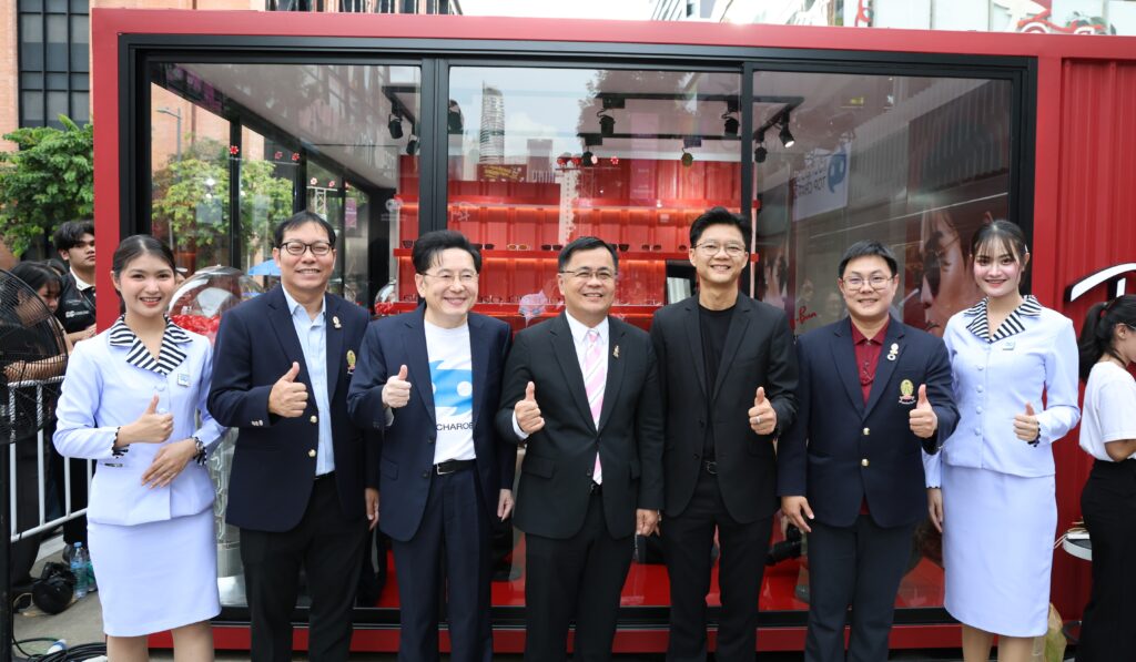 Chula Congratulates Ray-Ban and Top Charoen Executives at Ray-Ban Pop-Up Event, Siam Square 