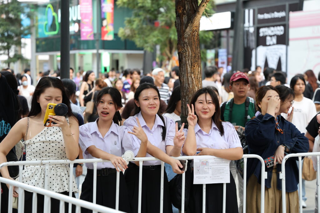 Chula Congratulates Ray-Ban and Top Charoen Executives at Ray-Ban Pop-Up Event, Siam Square 
