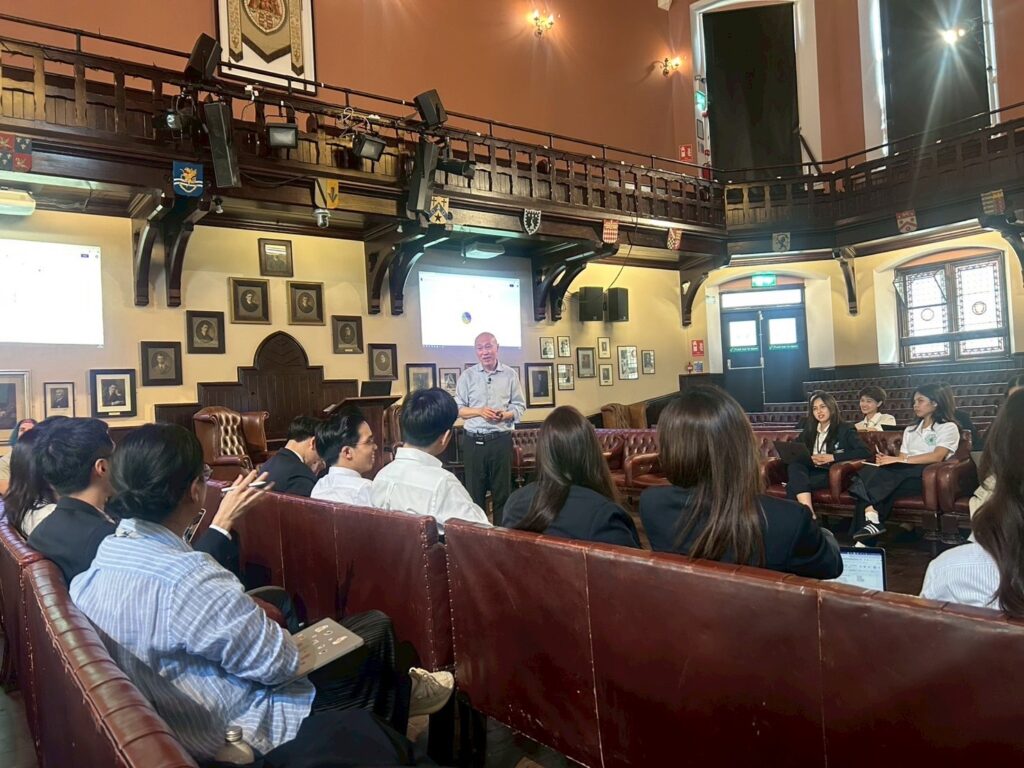 Chula President Leads MBM Students to Study at the University of Cambridge to Broaden Global Branding Perspectives 