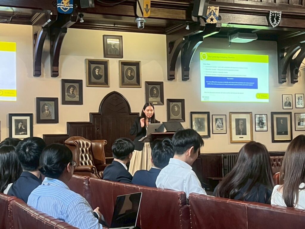 Chula President Leads MBM Students to Study at the University of Cambridge to Broaden Global Branding Perspectives 