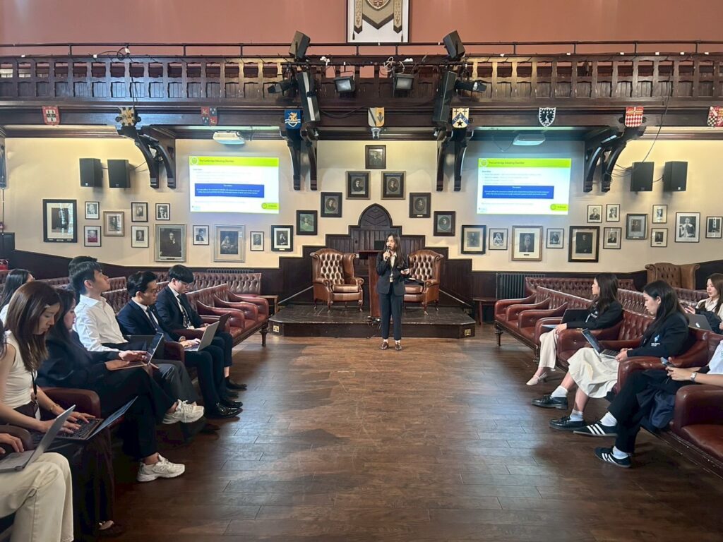 Chula President Leads MBM Students to Study at the University of Cambridge to Broaden Global Branding Perspectives 