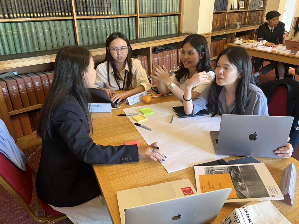 Chula President Leads MBM Students to Study at the University of Cambridge to Broaden Global Branding Perspectives 