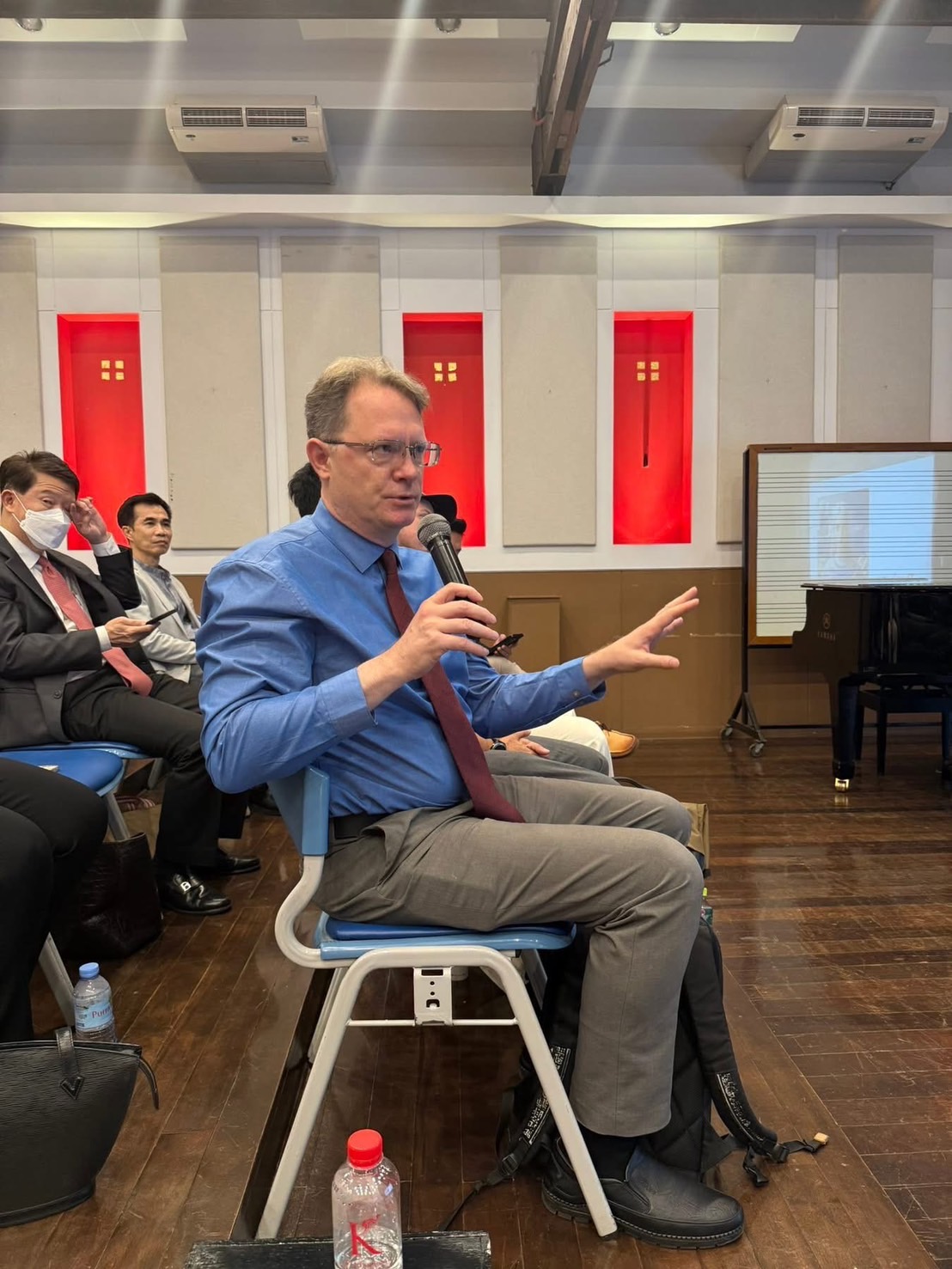 “AI & Artistic ”Innovation”—Chulalongkorn’s 1st AI Symposium on Fine and Applied Arts at Faculty of Fine and Applied Arts  