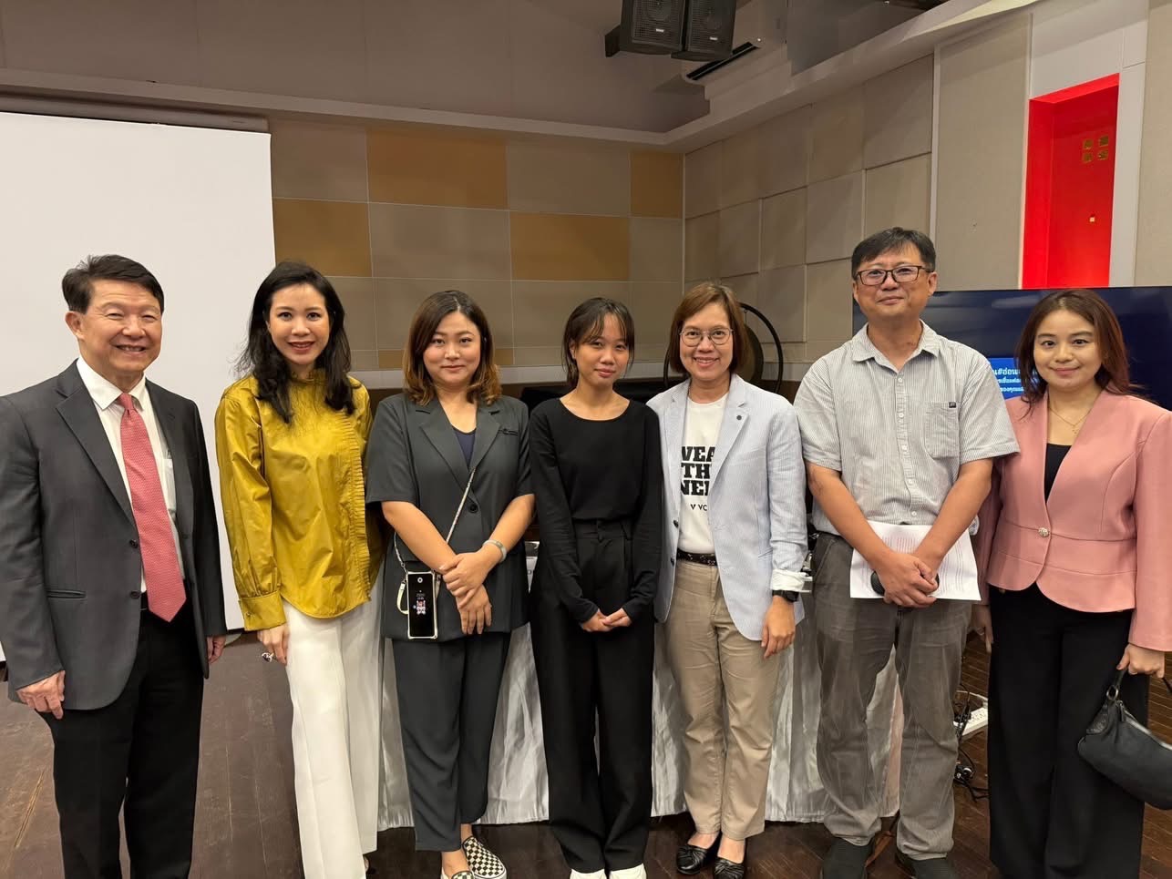 “AI & Artistic ”Innovation”—Chulalongkorn’s 1st AI Symposium on Fine and Applied Arts at Faculty of Fine and Applied Arts  