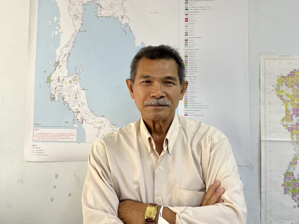 Professor Dr. Punya Charusiri 
Faculty of Science, Chulalongkorn University 
ศาสตราจารย์ ดร.ปัญญา จารุศิริ หัวหน้ากลุ่มวิจัยธรณีวิทยาแผ่นดินไหวและธรณีแปรสัณฐาน ภาควิชาธรณีวิทยา คณะวิทยาศาสตร์ จุฬาลงกรณ์มหาวิทยาลัย 