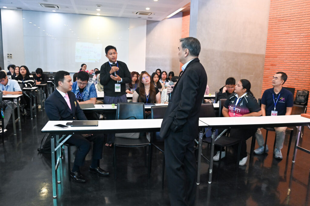 Former Prime Minister Joins Special Lecture and Panel Discussion at “World Peace Talk” during the Chula-AUN Summer Camp 2025 