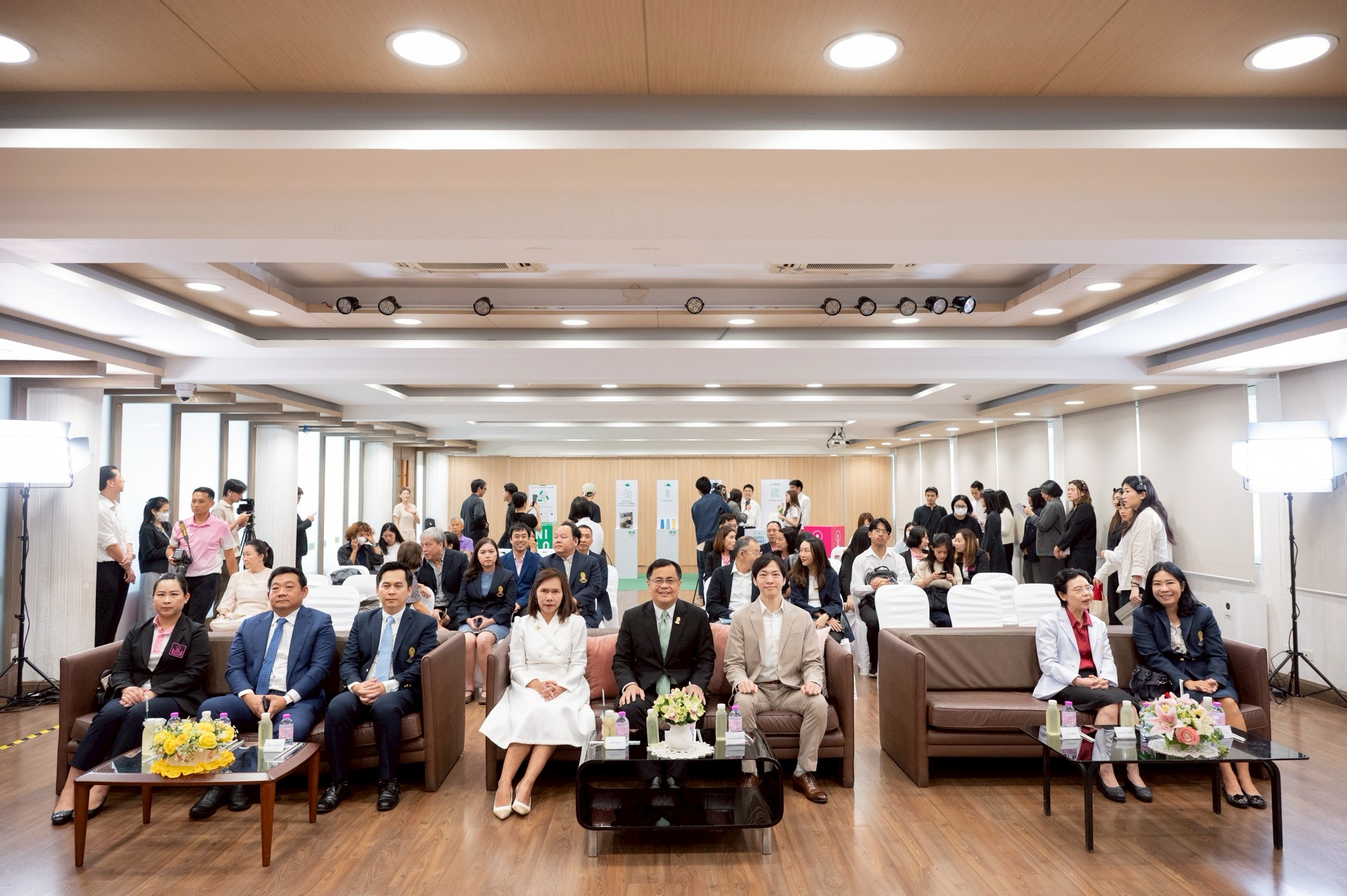 Chulalongkorn University and UNIQLO Launch Happy Gloves Project to Support Children with Cerebral Palsy 