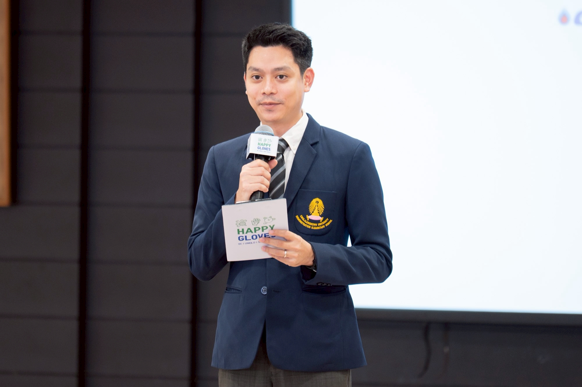 Chulalongkorn University and UNIQLO Launch Happy Gloves Project to Support Children with Cerebral Palsy 