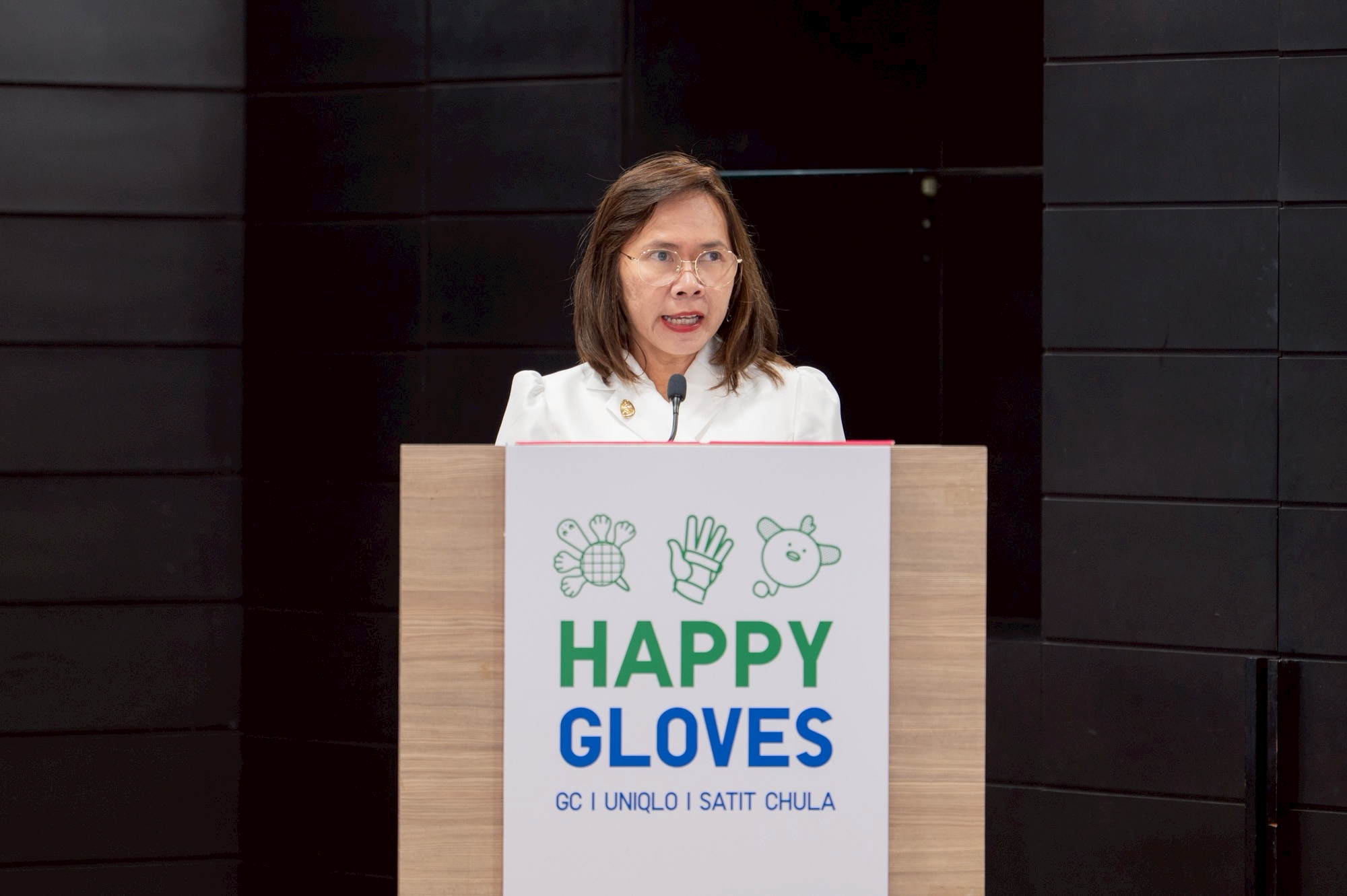 Chulalongkorn University and UNIQLO Launch Happy Gloves Project to Support Children with Cerebral Palsy 