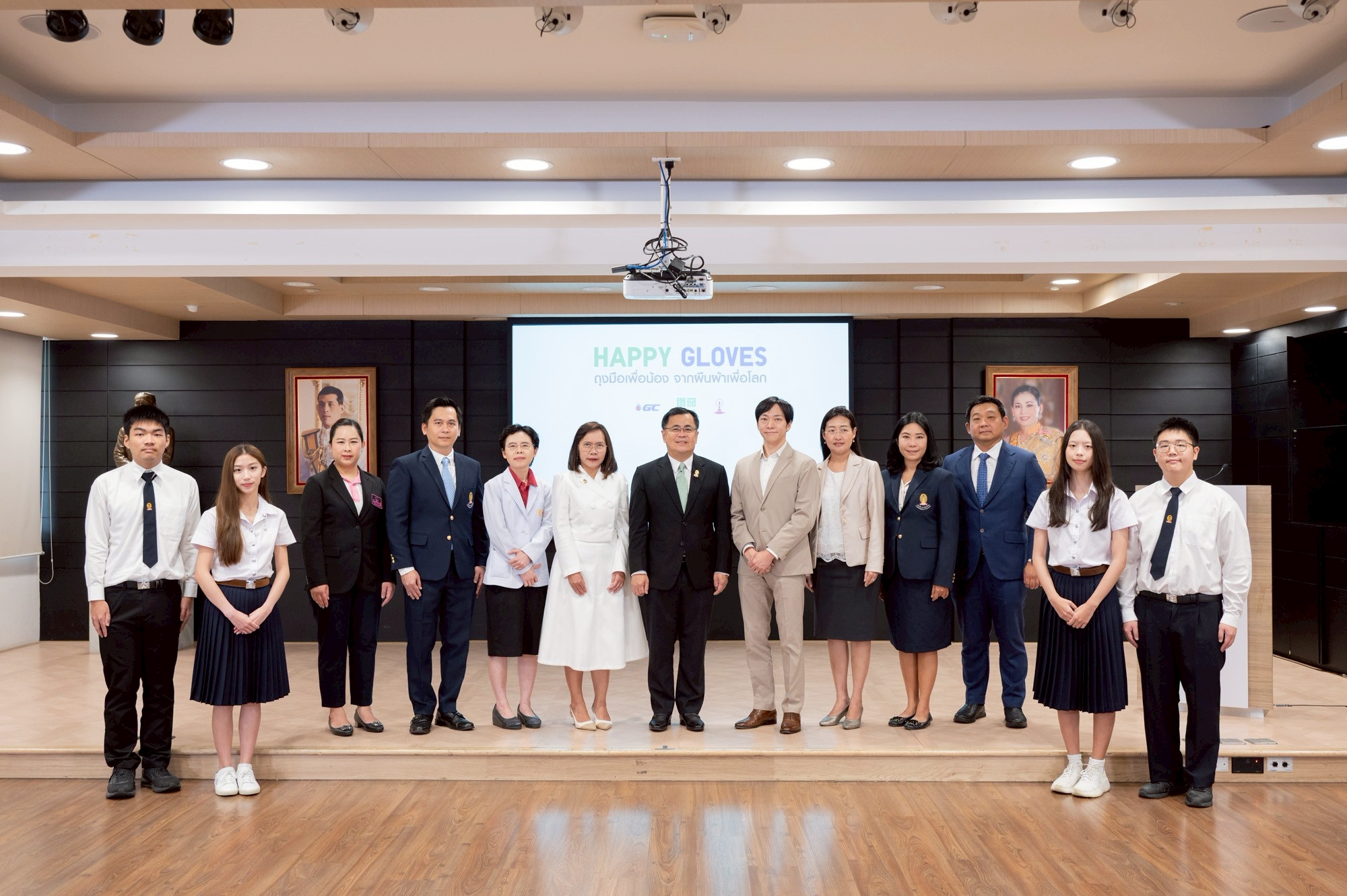 Chulalongkorn University and UNIQLO Launch Happy Gloves Project to Support Children with Cerebral Palsy 