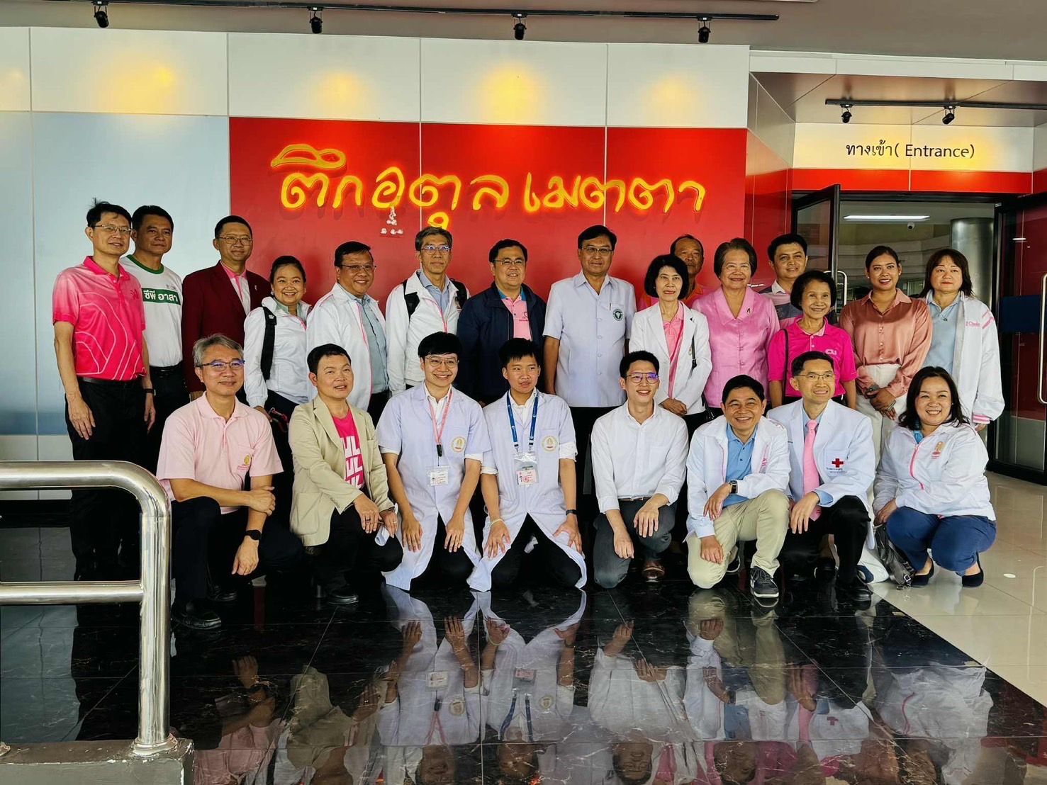 Chula President Visits Surin to Meet Alumni, Soldiers, and Civilians Injured in Border Clashes—Offers Scholarships and Support Equipment 