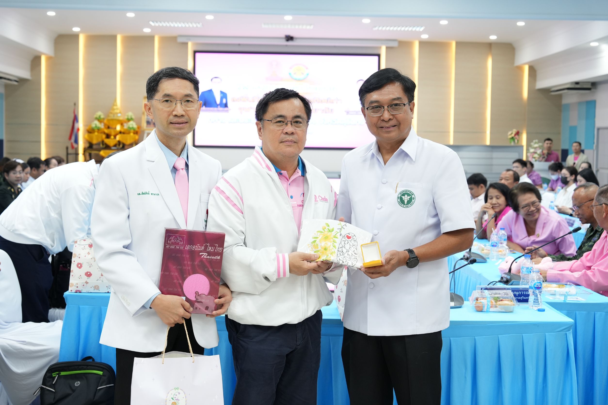Chula President Visits Surin to Meet Alumni, Soldiers, and Civilians Injured in Border Clashes—Offers Scholarships and Support Equipment 