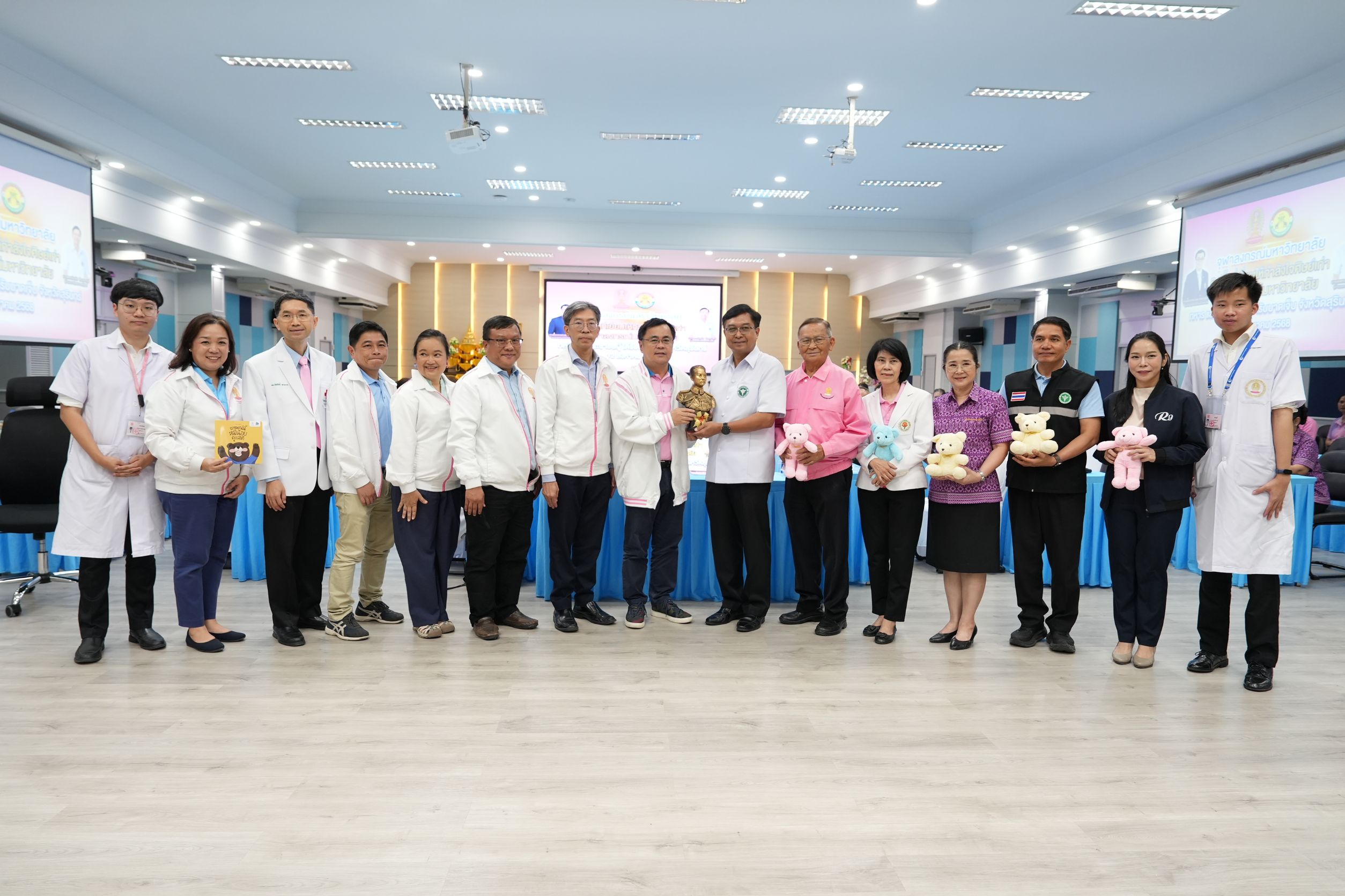 Chula President Visits Surin to Meet Alumni, Soldiers, and Civilians Injured in Border Clashes—Offers Scholarships and Support Equipment 