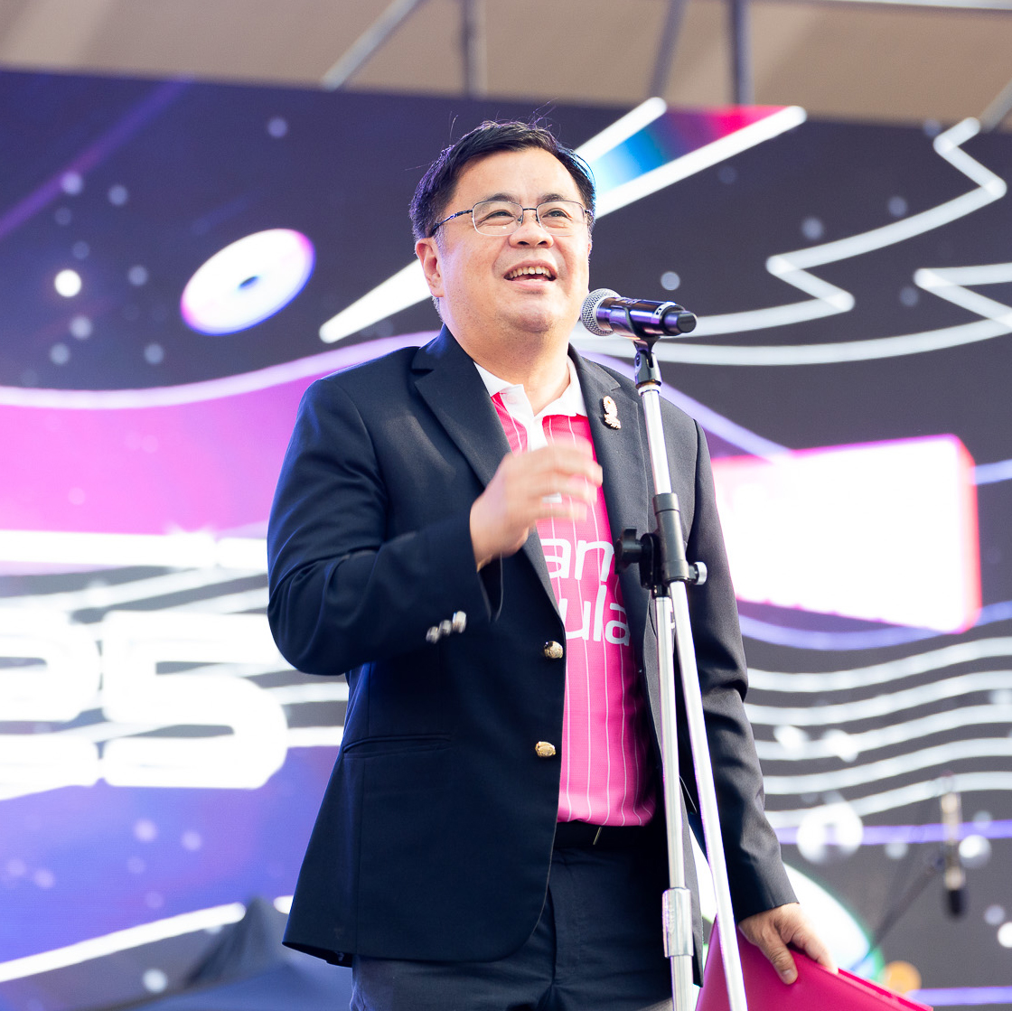 Prof. Dr. Wilert Puriwat 
President, Chulalongkorn University