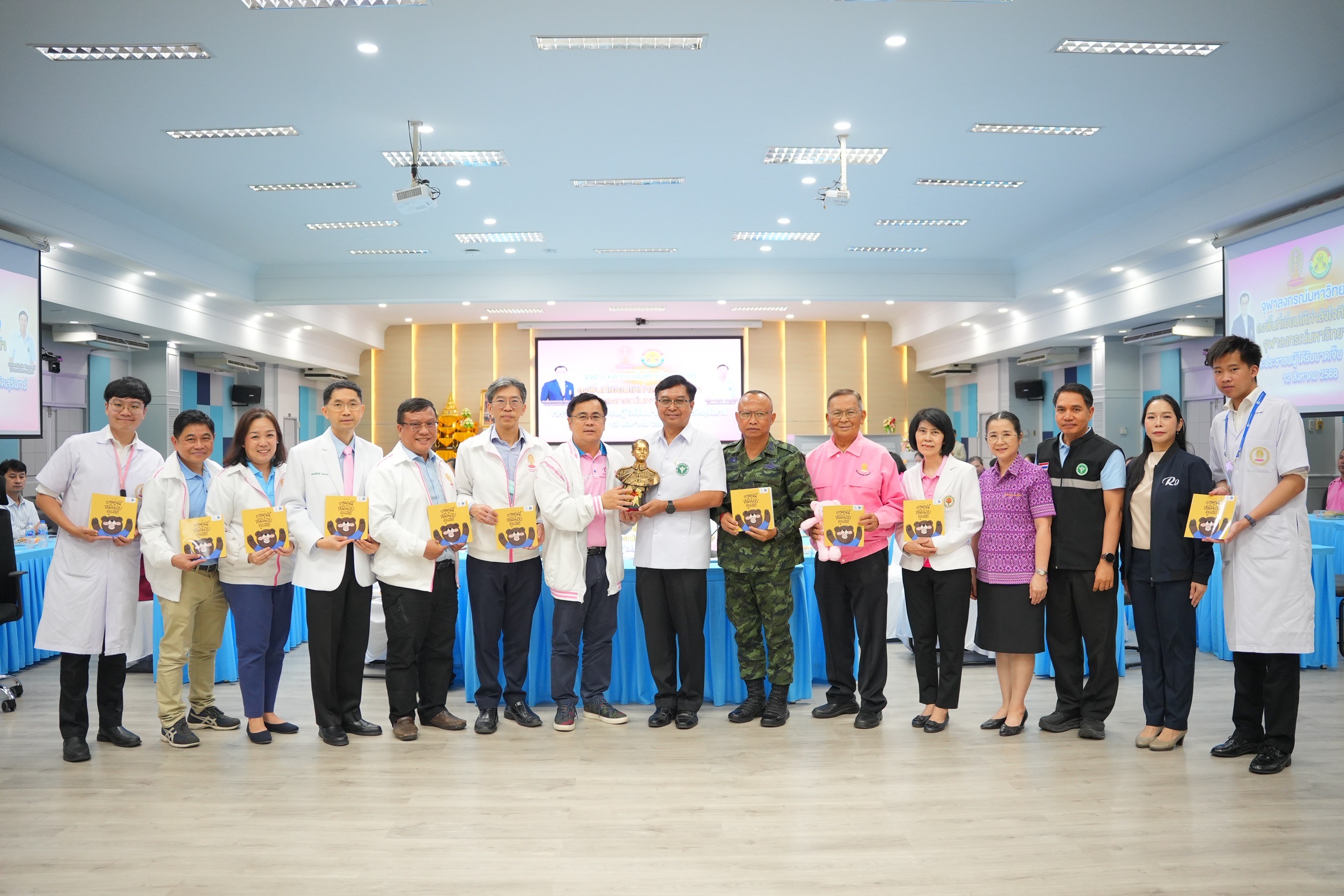 Chula President Visits Surin to Meet Alumni, Soldiers, and Civilians Injured in Border Clashes—Offers Scholarships and Support Equipment 