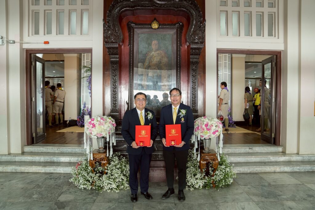 Chula President and Vice President Receive the “Scout Honor Award” for 2025 from the Ministry of Education 