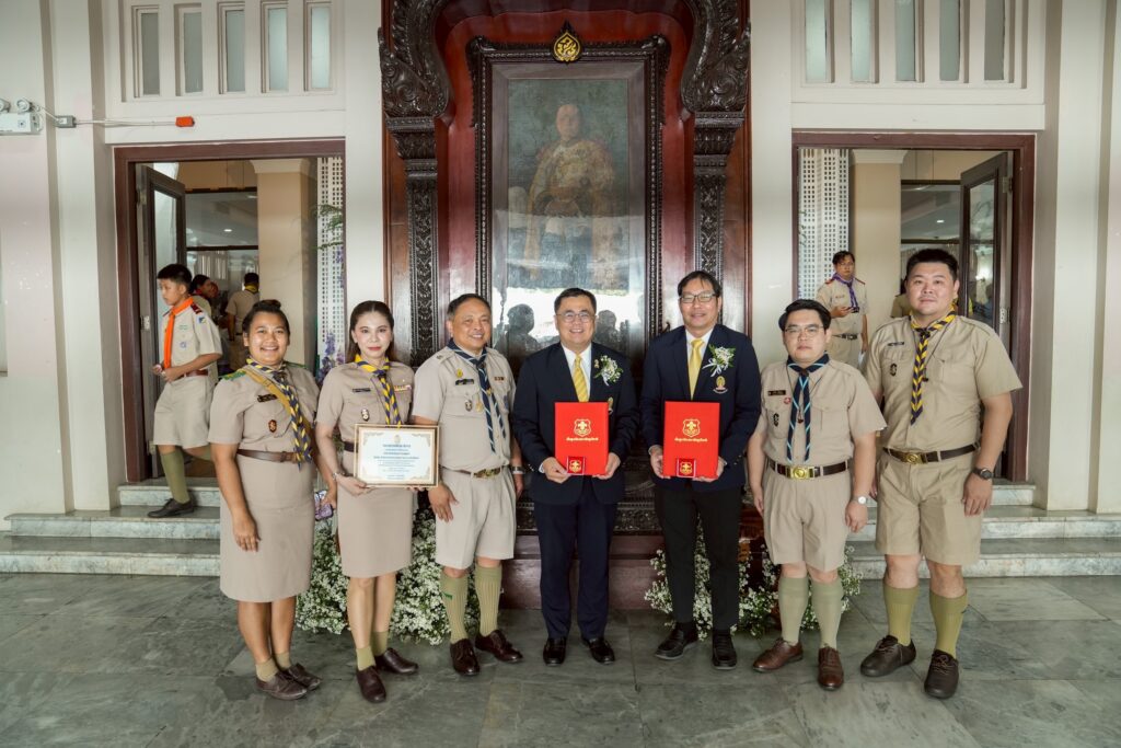 Chula President and Vice President Receive the “Scout Honor Award” for 2025 from the Ministry of Education 