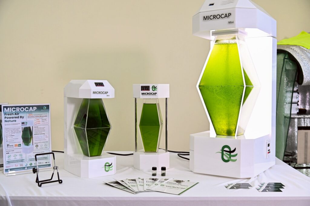 “MICROCAP” เครื่องผลิตออกซิเจนจากจุลสาหร่าย กำจัด CO₂ เติมอากาศบริสุทธิ์ในอาคาร  