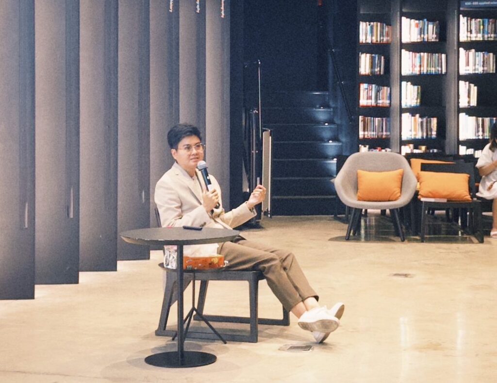 คุณปัทมาวดี ดีชอน ผู้ช่วยผู้อำนวยการฝ่ายพัฒนาผลิตภัณฑ์ จากบริษัทแสนสิริ จำกัด (มหาชน)