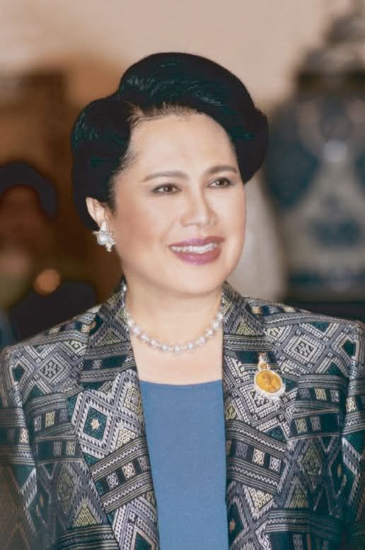 Her Majesty Queen Sirikit and Thai Textiles 