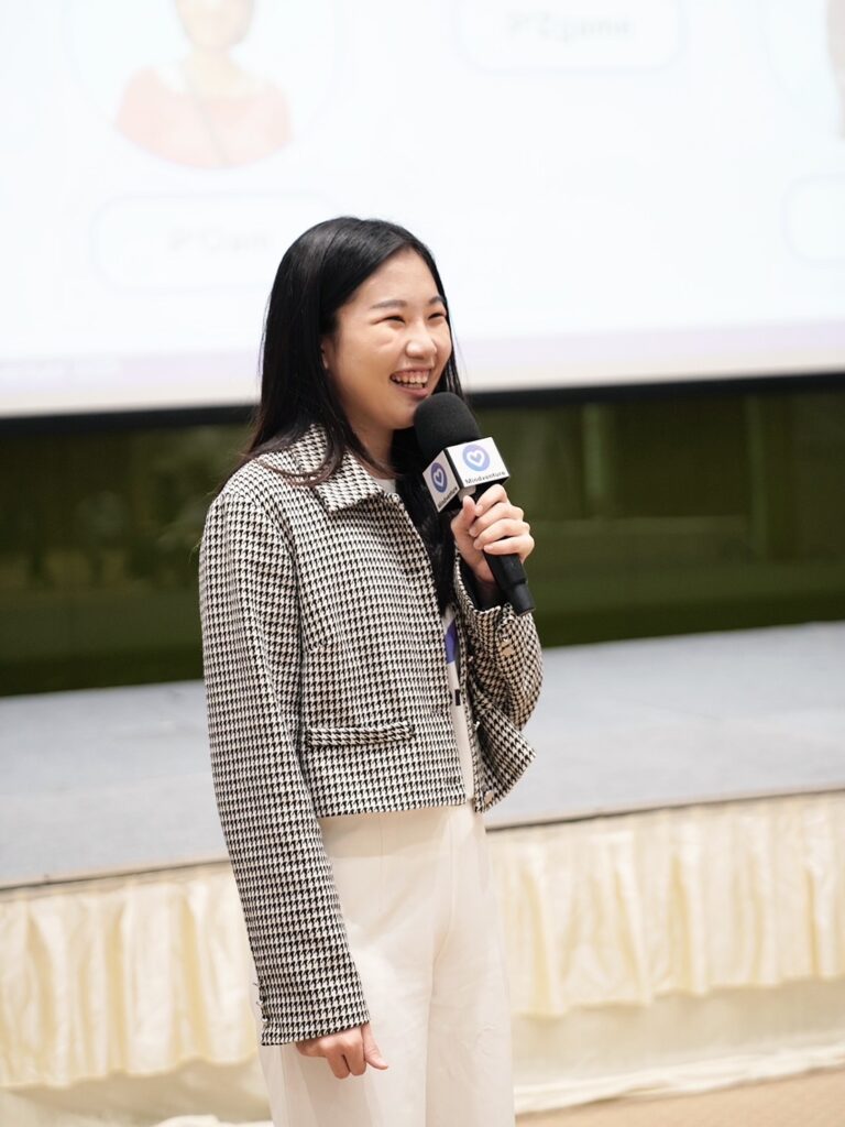 คุณกันตพรขจรเสรีขณะเป็นวิทยากรฝึกอบรม